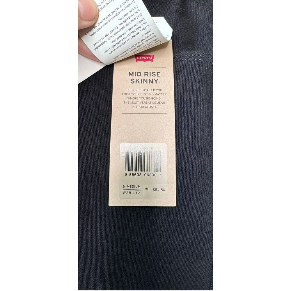 Levis Mid Rise Jeans - Picture 3 of 4